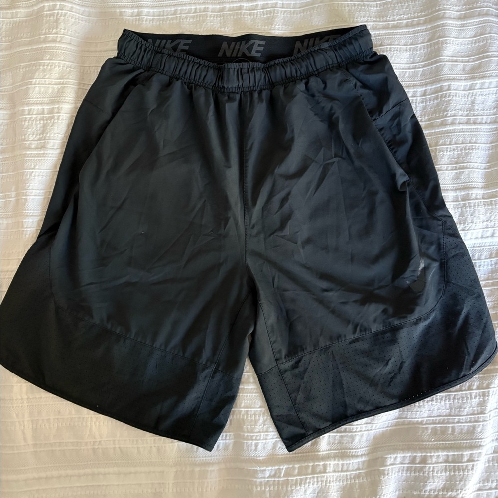 Nike Men's Black Athletic Shorts 9” Unlined